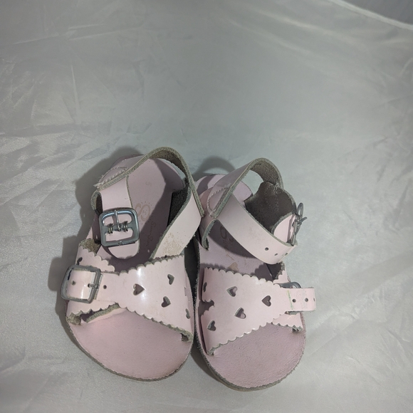 Pink Heart Kids Sandals - Picture 2 of 7